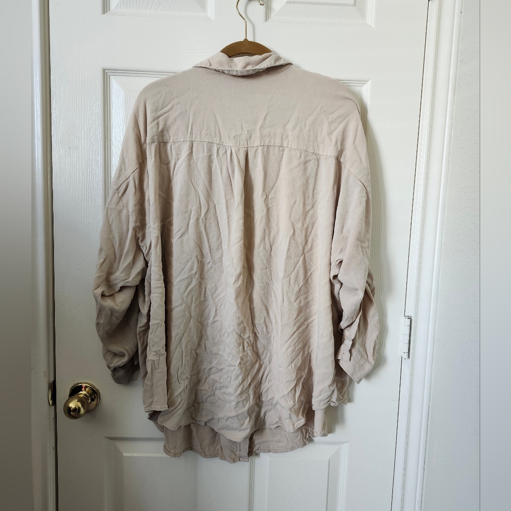 Torrid Cream Button Down Pocket Collar Blouse / L… - image 8